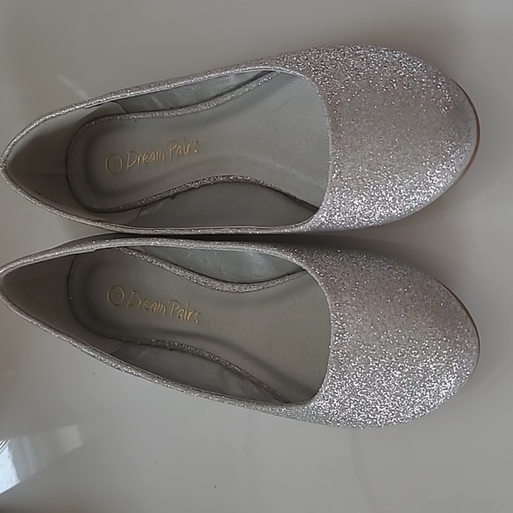 Flat shoe by Dream pairs - Picture 2 of 4